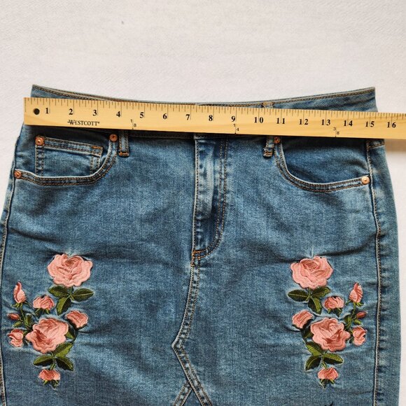 Guess Floral Embroidered Mini Skirt Denim Jean Girly Cute Pink Roses Boho M - Picture 13 of 15